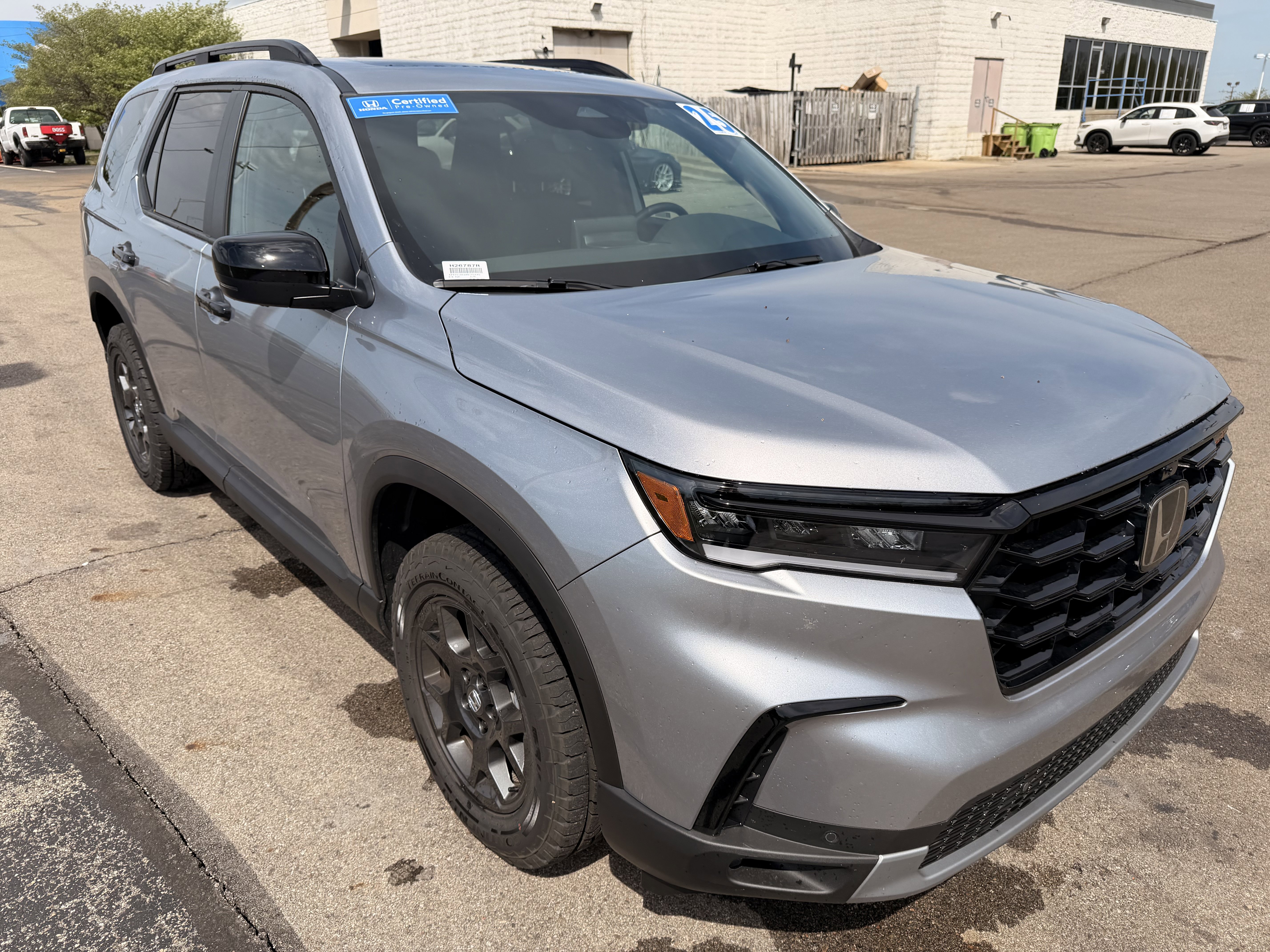 Used 2025 Honda Pilot TrailSport image 1