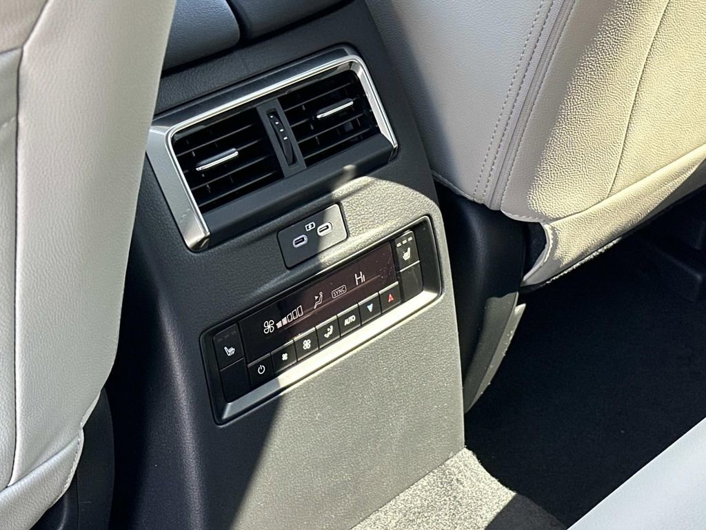 New 2026 MAZDA CX-90 Plug-In Hybrid w/ Preferred image 25