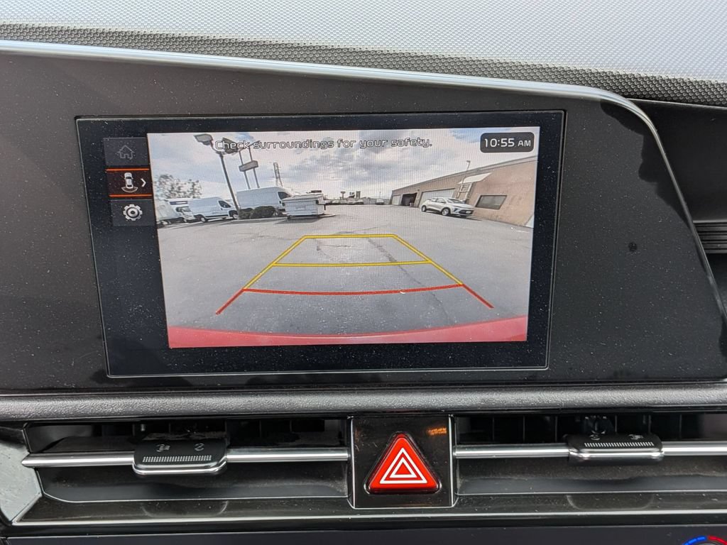 Used 2025 Kia Niro LX FWD image 22