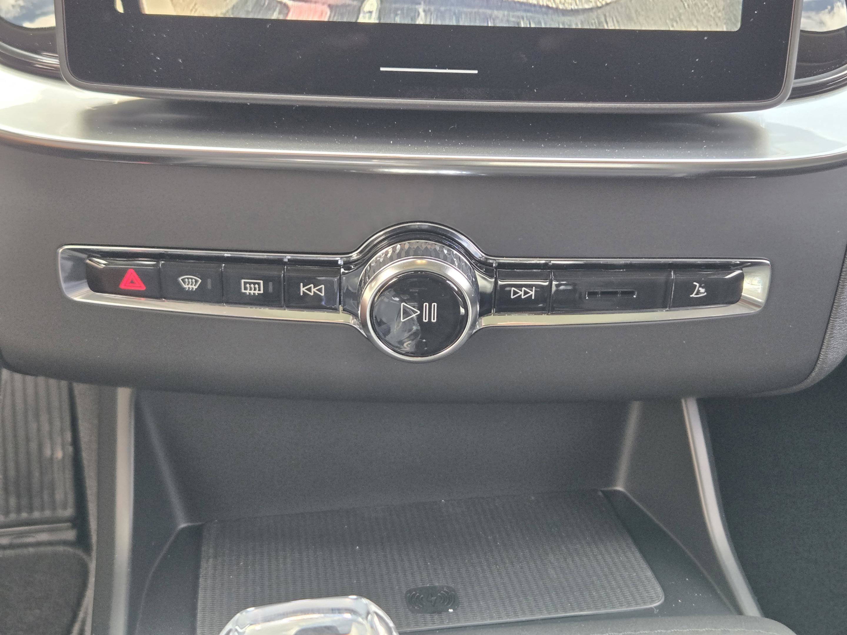 New 2026 Volvo XC90 T8 Ultra w/ Protection Package Premier image 15