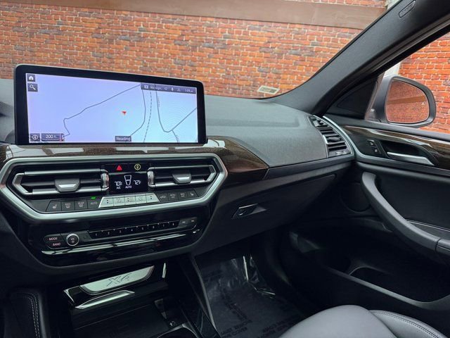 Certified 2023 BMW X4 xDrive30i w/ Premium Package image 17