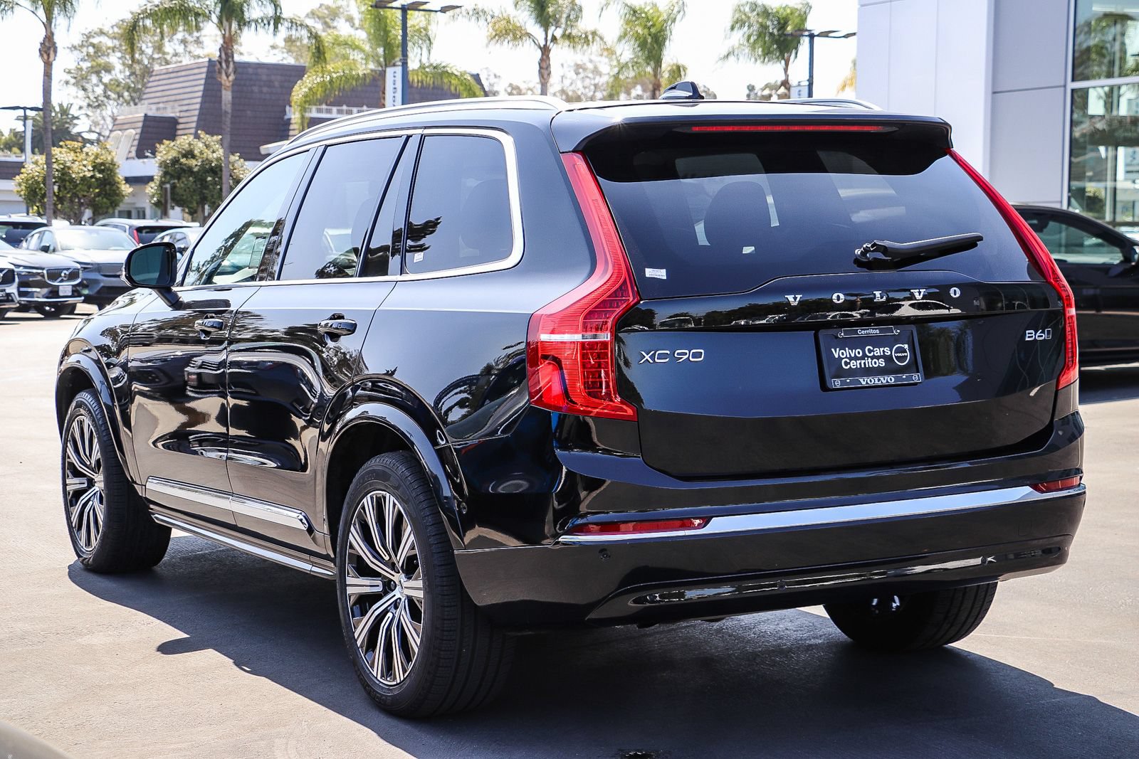 Used 2025 Volvo XC90 B6 Plus AWD/4WD image 8