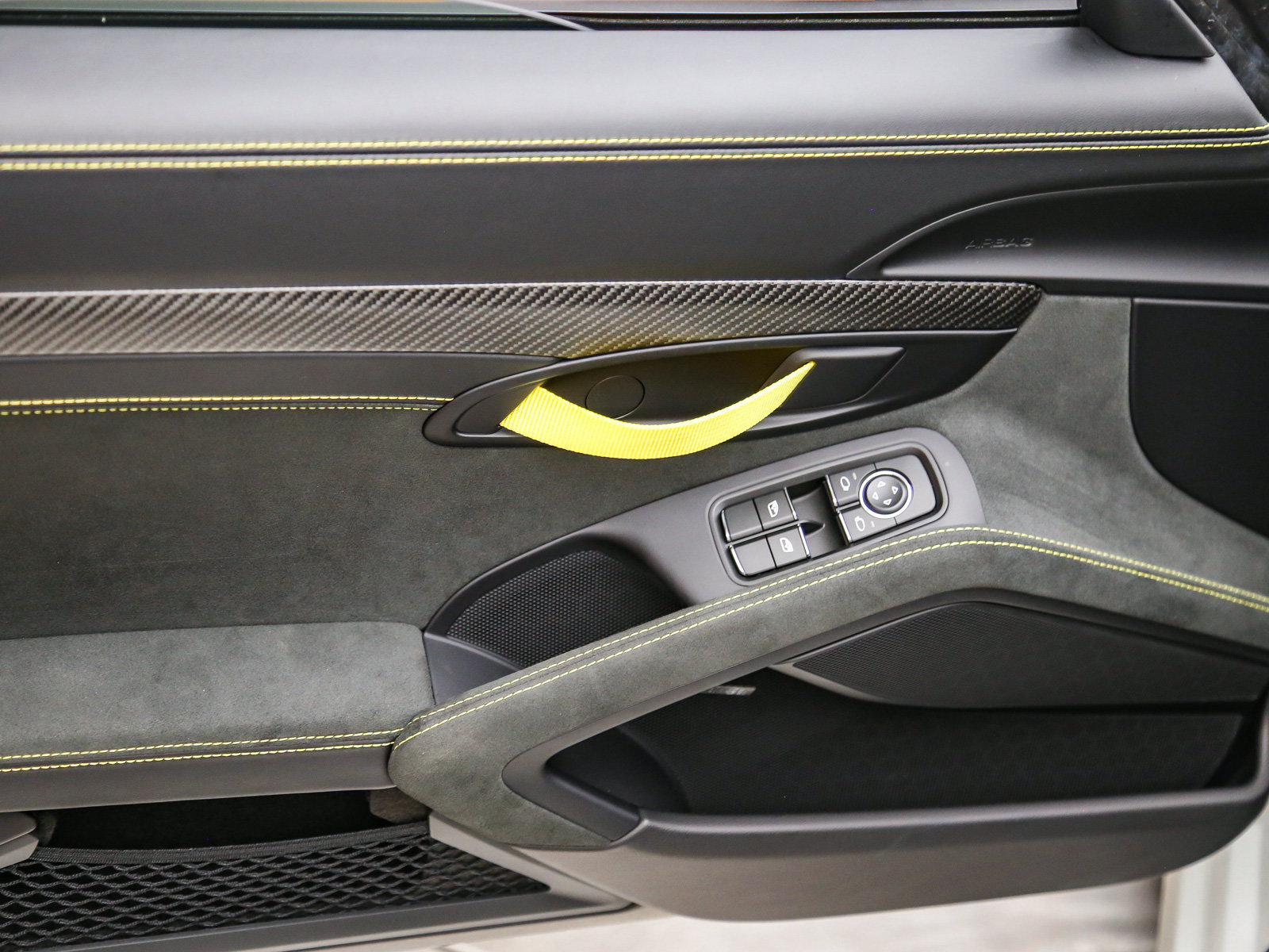 Certified 2025 Porsche 718 Boxster Spyder RS RWD image 38