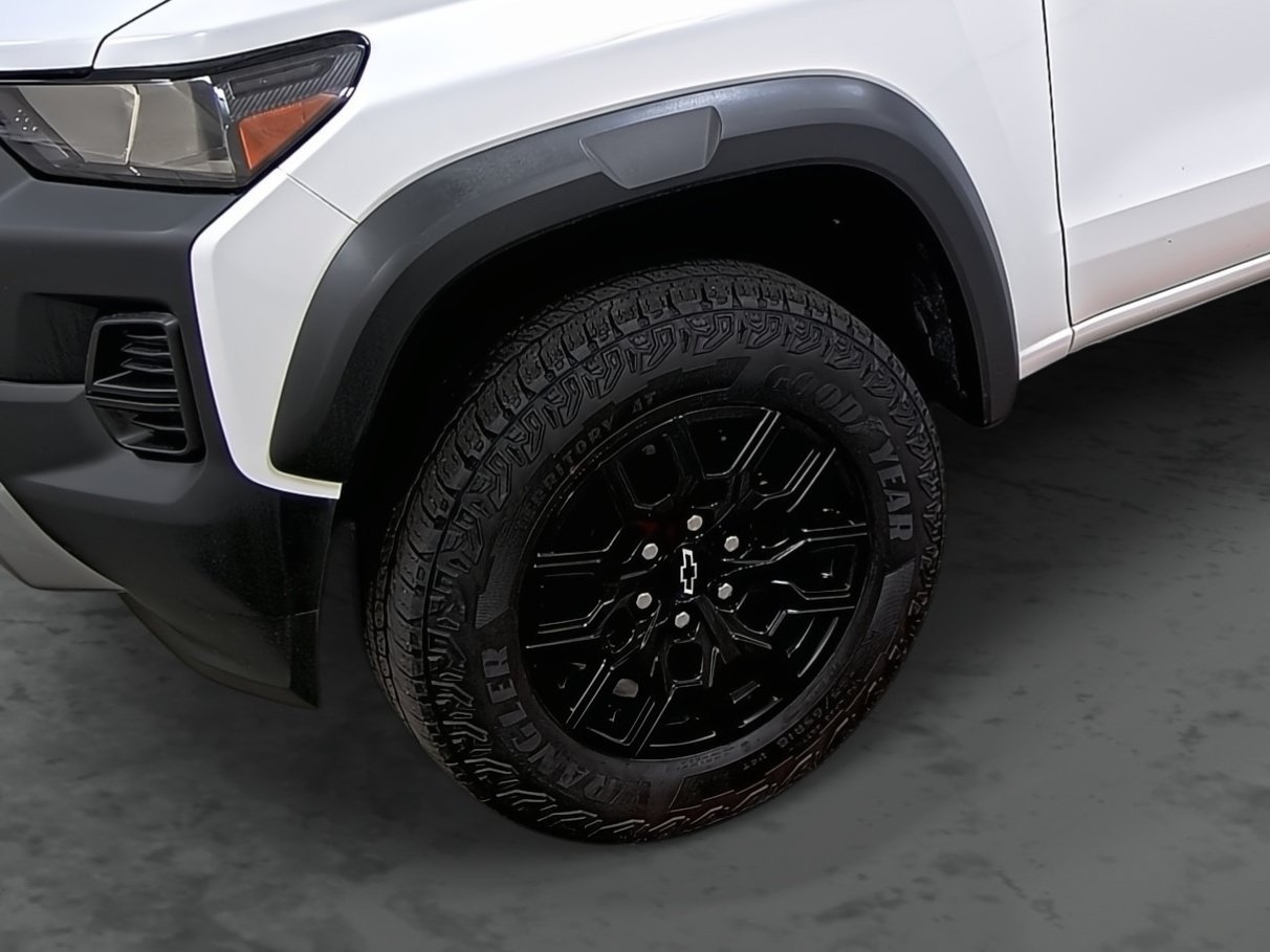 Used 2024 Chevrolet Colorado Trail Boss w/ Advanced Trailering Package AWD/4WD image 7