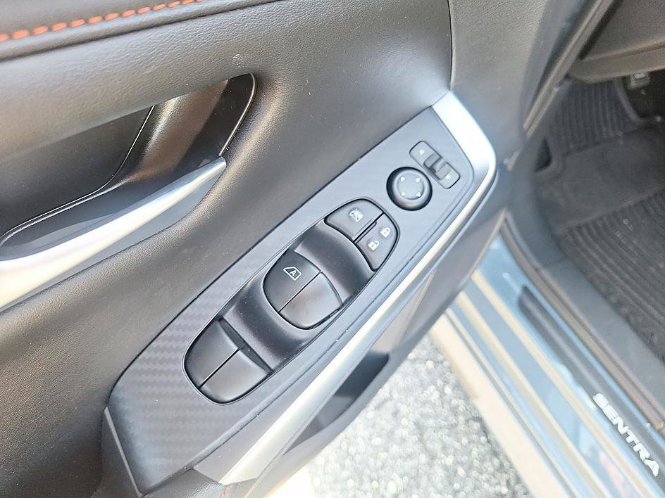 Certified 2024 Nissan Sentra SR w/ Lighting Package FWD image 10