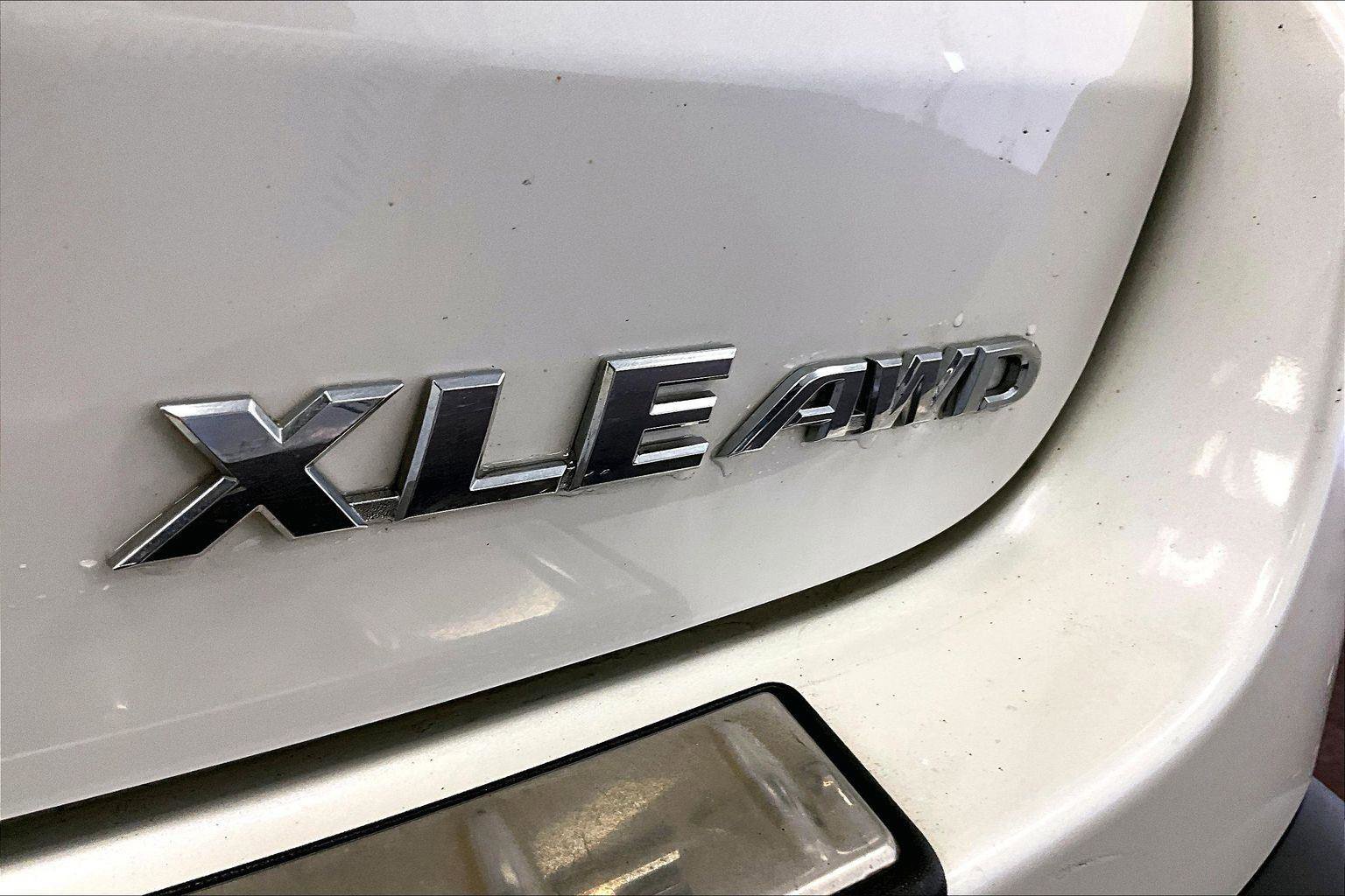 Used 2019 Toyota Highlander XLE image 13