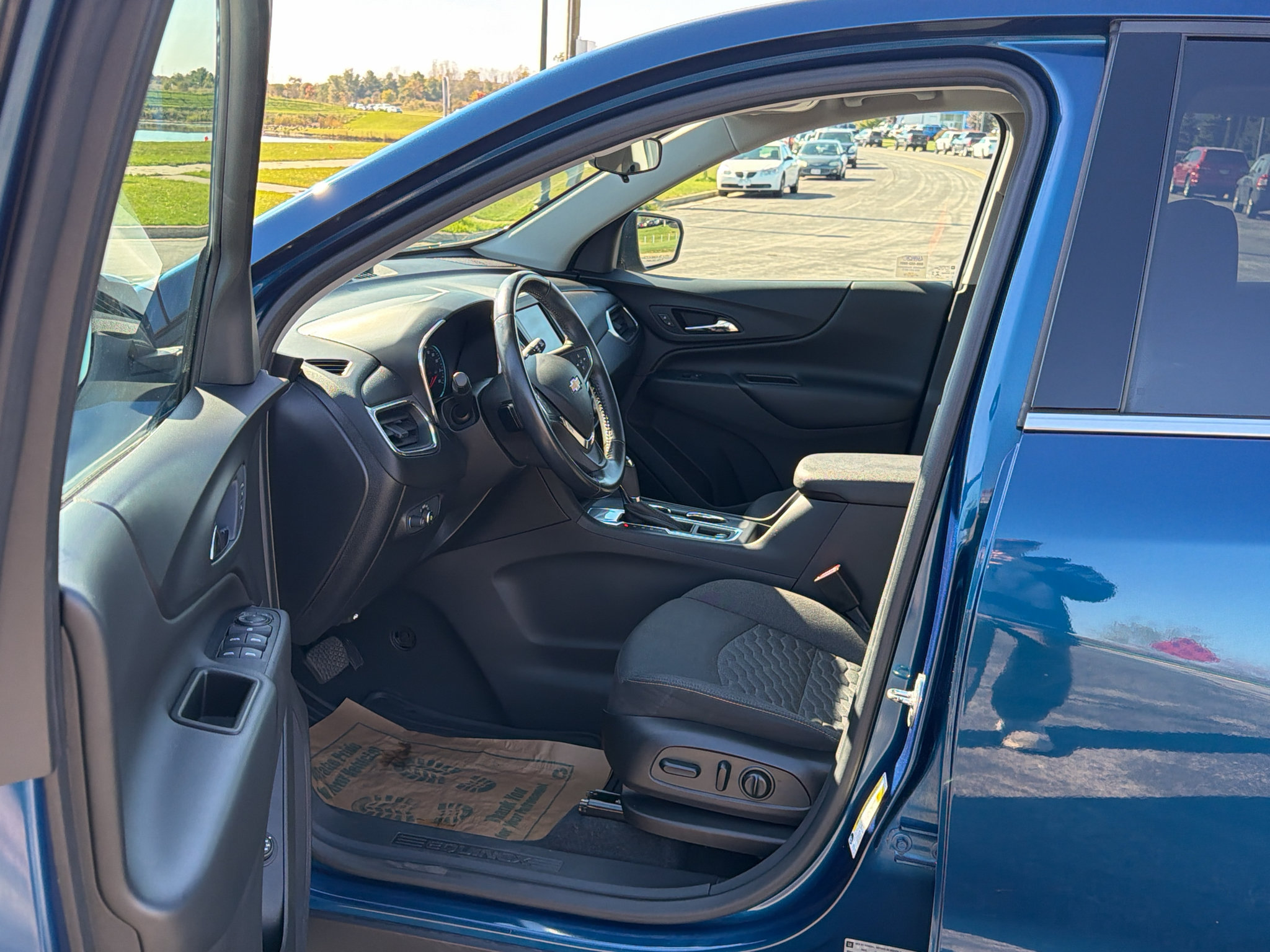 Used 2019 Chevrolet Equinox LT FWD image 13