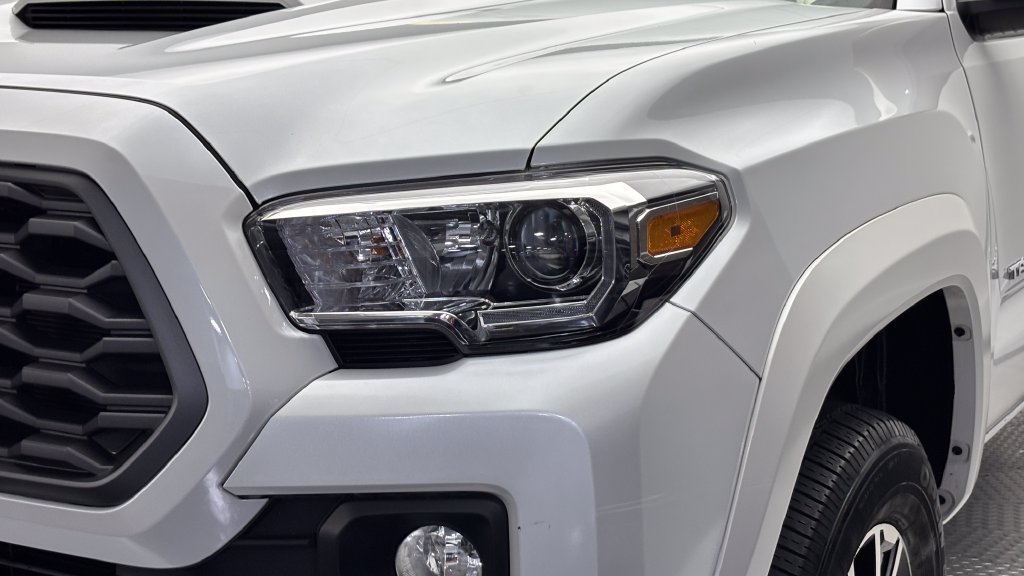 Certified 2022 Toyota Tacoma TRD Sport RWD image 4
