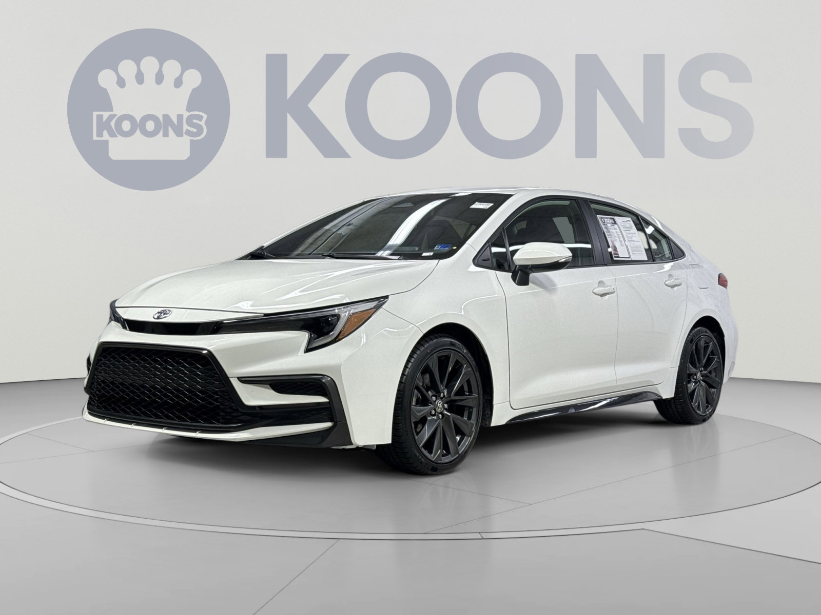 Used 2025 Toyota Corolla SE FWD image 1
