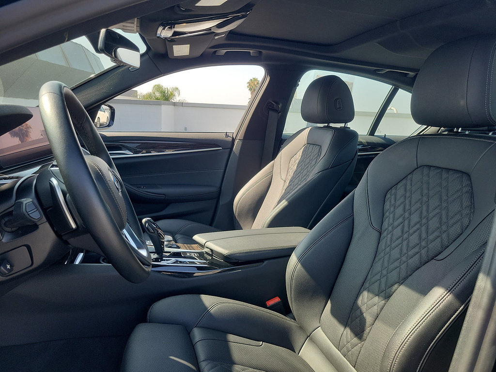 Used 2023 BMW 530e w/ Convenience Package RWD image 17