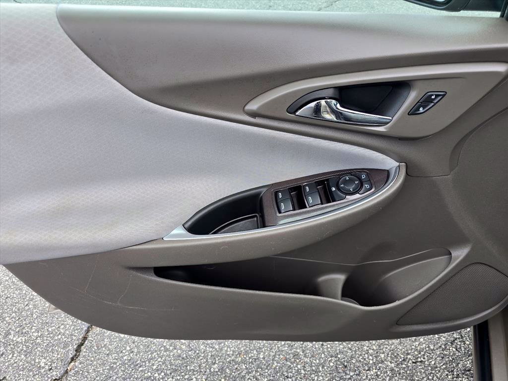Used 2022 Chevrolet Malibu LT FWD image 9