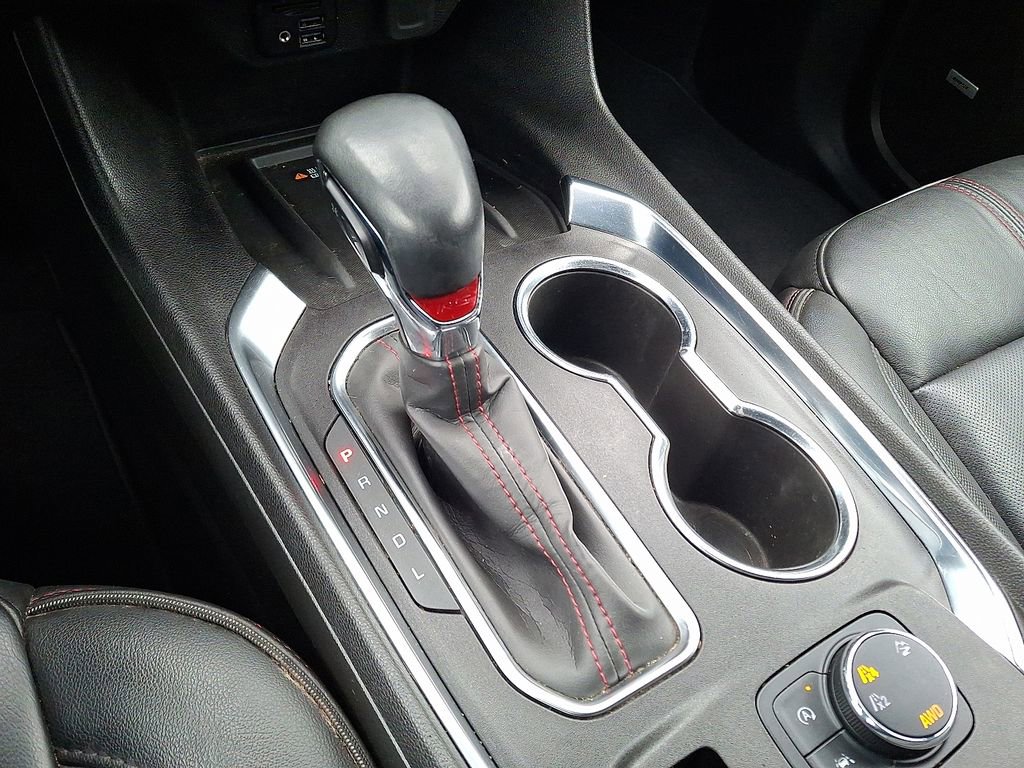 Used 2023 Chevrolet Traverse RS image 16