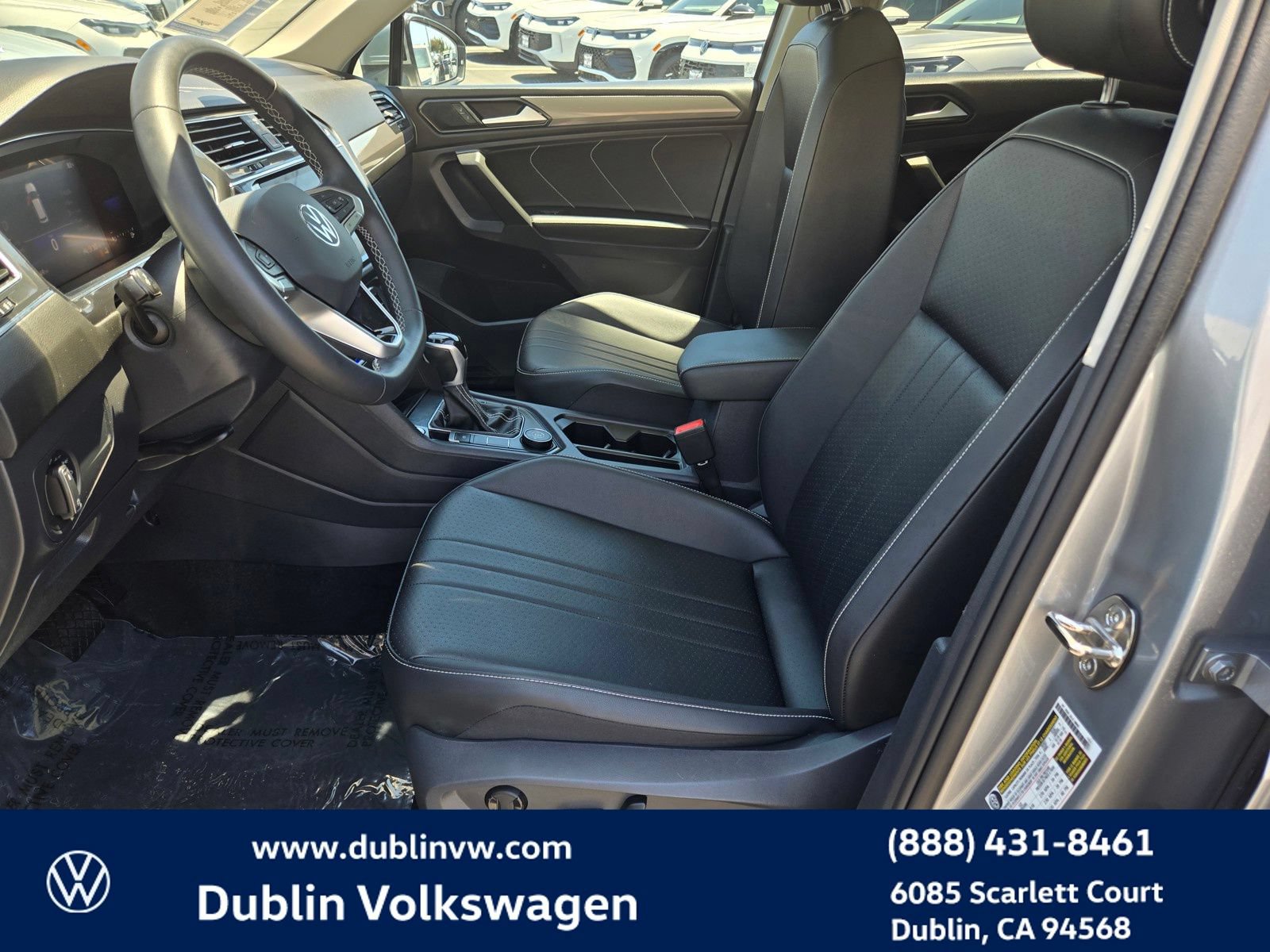 Certified 2023 Volkswagen Tiguan SE w/ Panoramic Sunroof Package AWD/4WD image 15