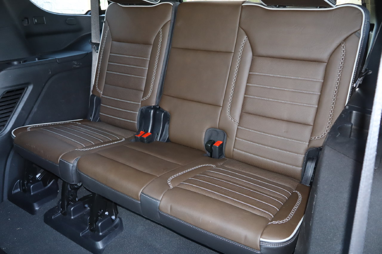 Used 2025 GMC Yukon Denali Ultimate AWD/4WD image 7