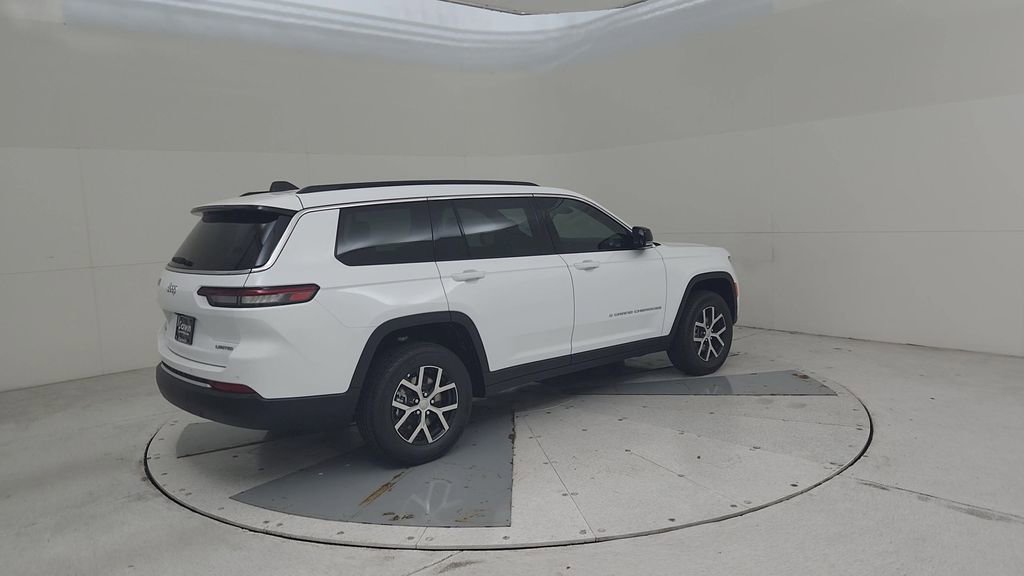 New 2025 Jeep Grand Cherokee L Limited w/ Trailer Tow Package image 15