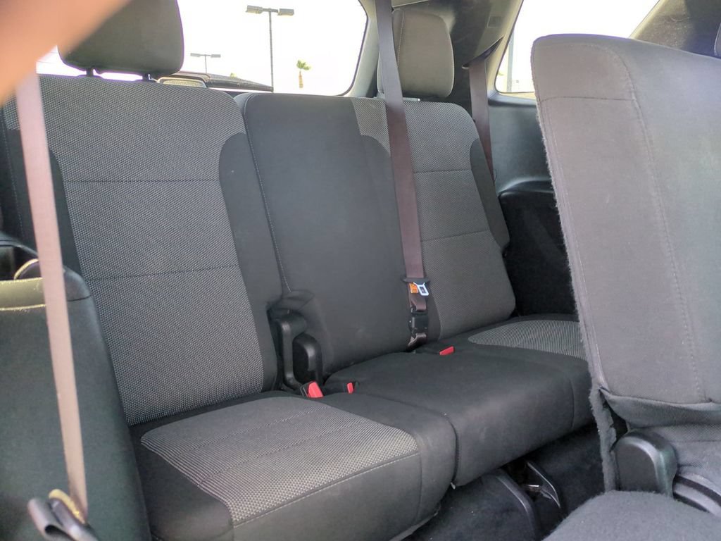 Used 2023 Chevrolet Traverse LT FWD image 33