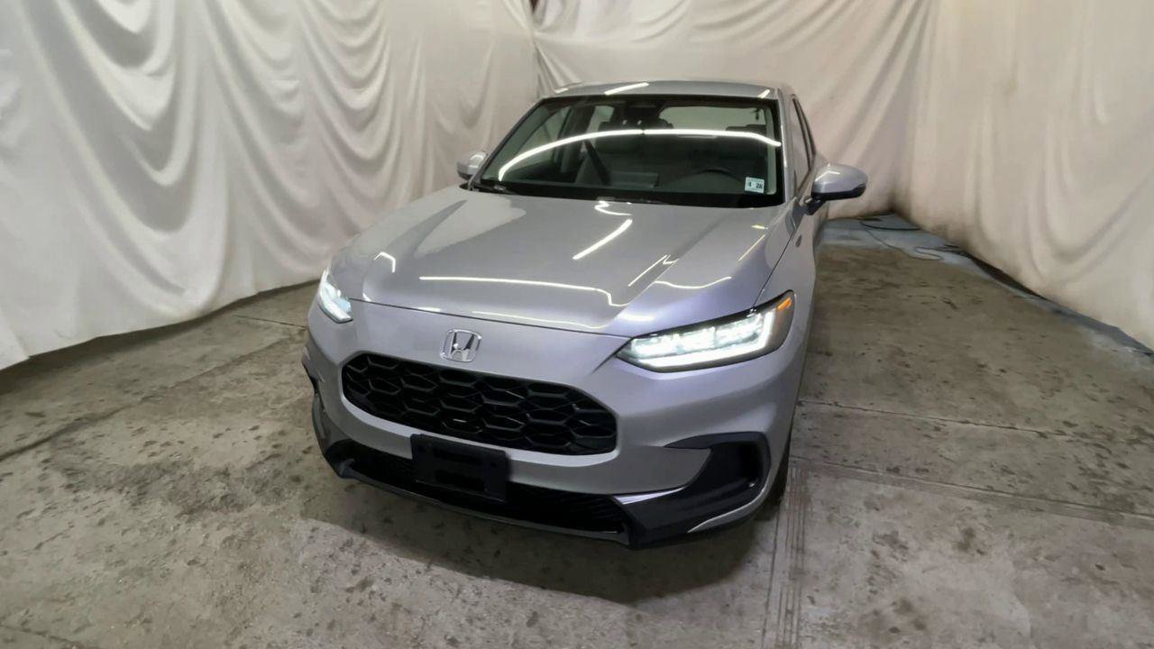 Certified 2023 Honda HR-V LX image 3