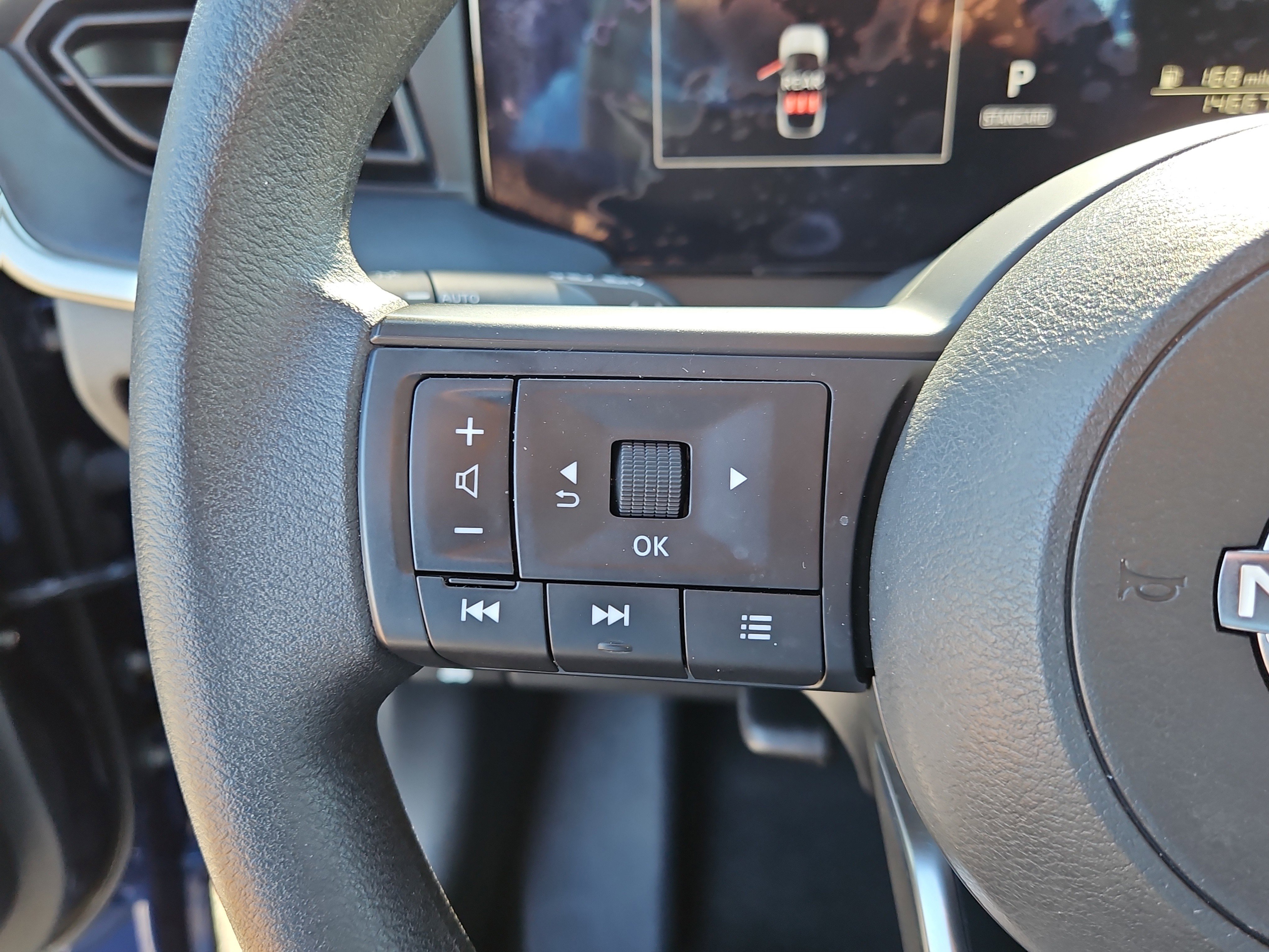 Used 2025 Nissan Kicks S FWD image 16