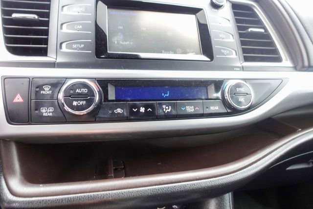 Used 2019 Toyota Highlander LE image 20