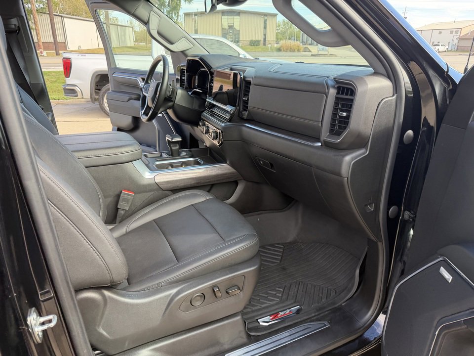 Used 2024 Chevrolet Silverado 1500 LTZ image 20