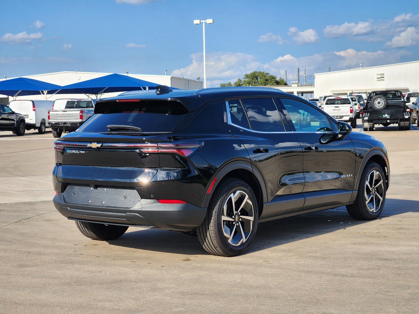 New 2026 Chevrolet Equinox EV LT image 4