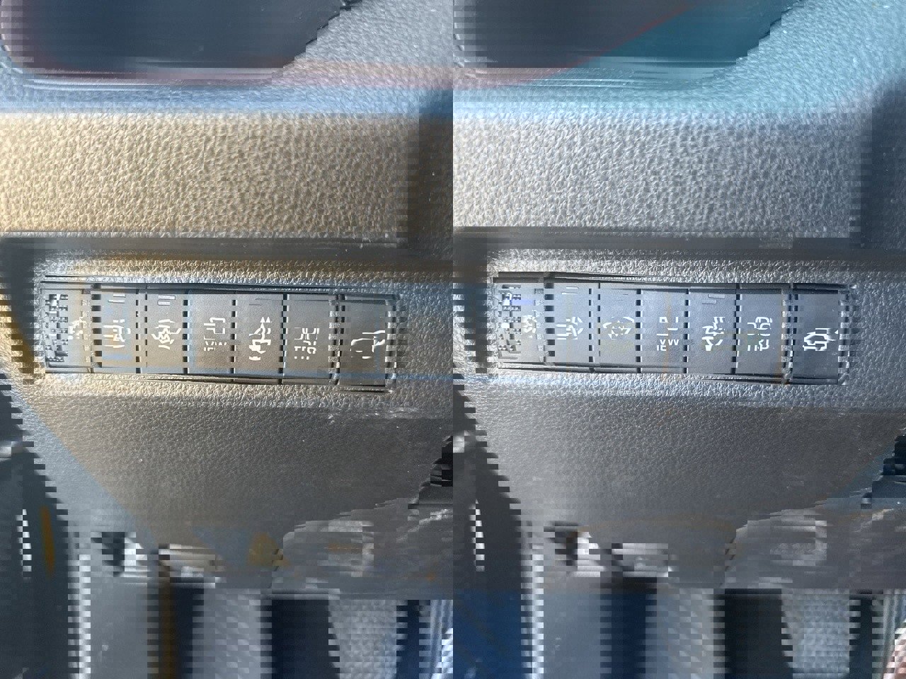 Used 2024 Toyota RAV4 Limited image 7