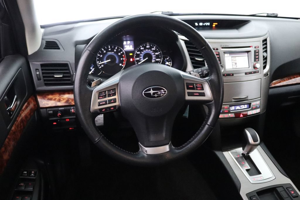 Used 2012 Subaru Outback 2.5i Limited w/ Moonroof Pkg AWD/4WD image 13