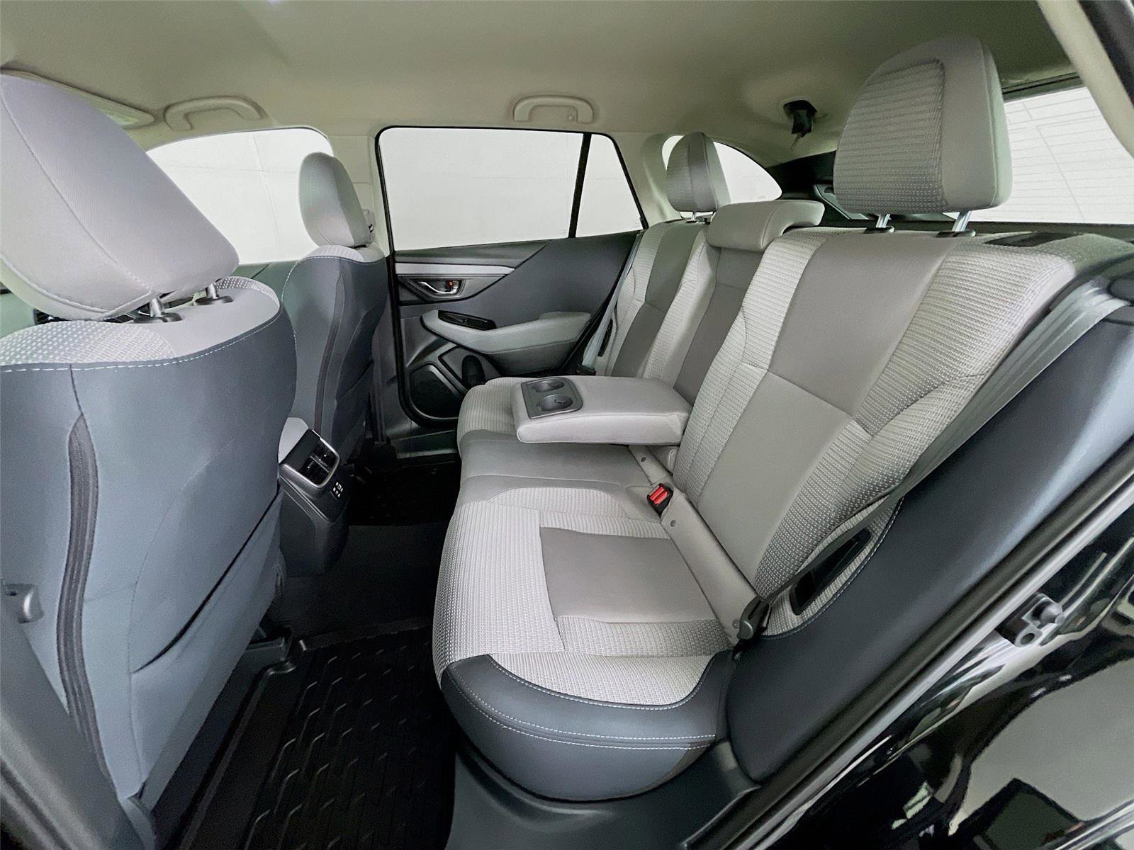 Used 2025 Subaru Outback Premium image 26