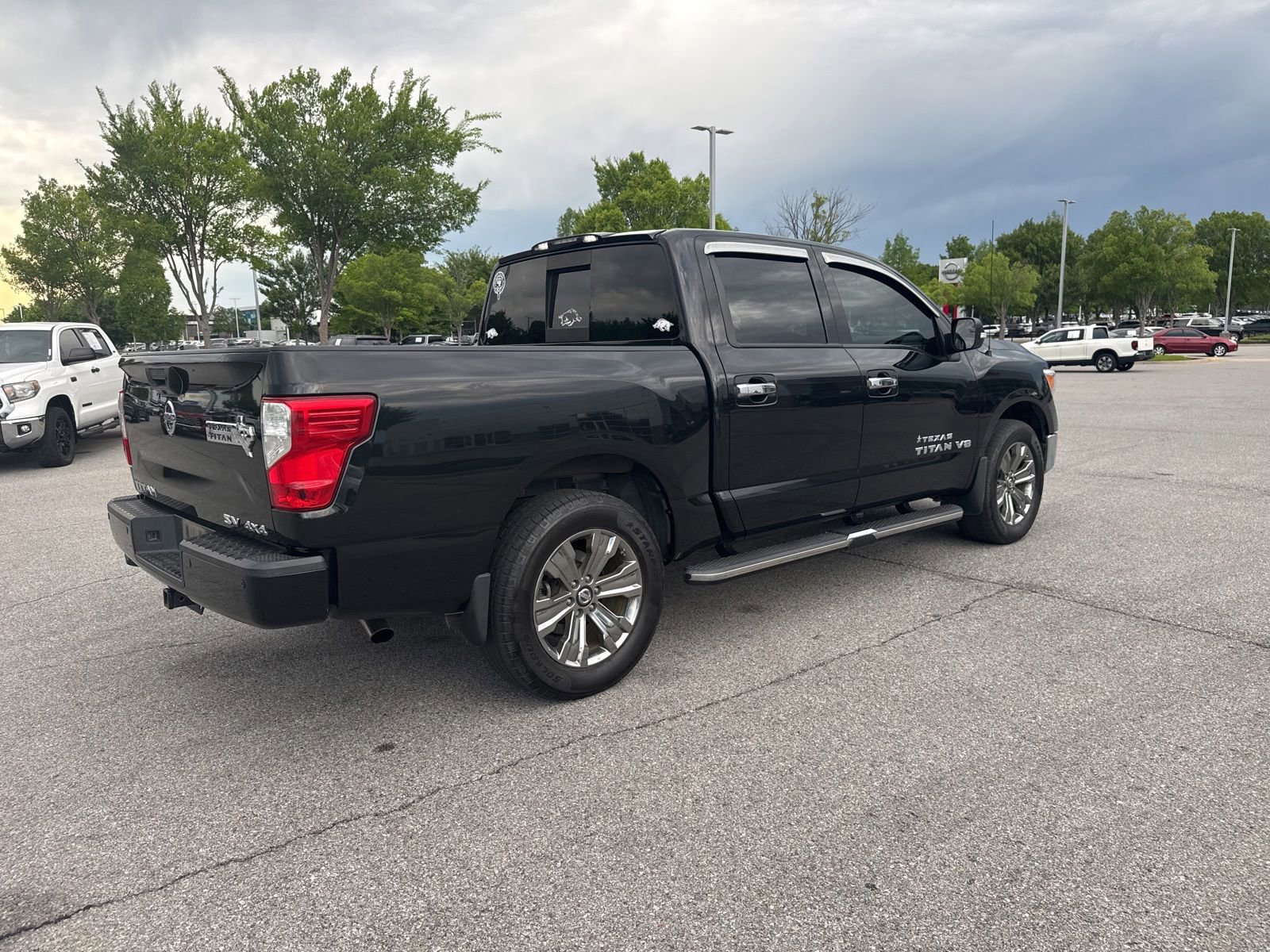 Used 2018 Nissan Titan SV w/ SV Convenience Package AWD/4WD image 5
