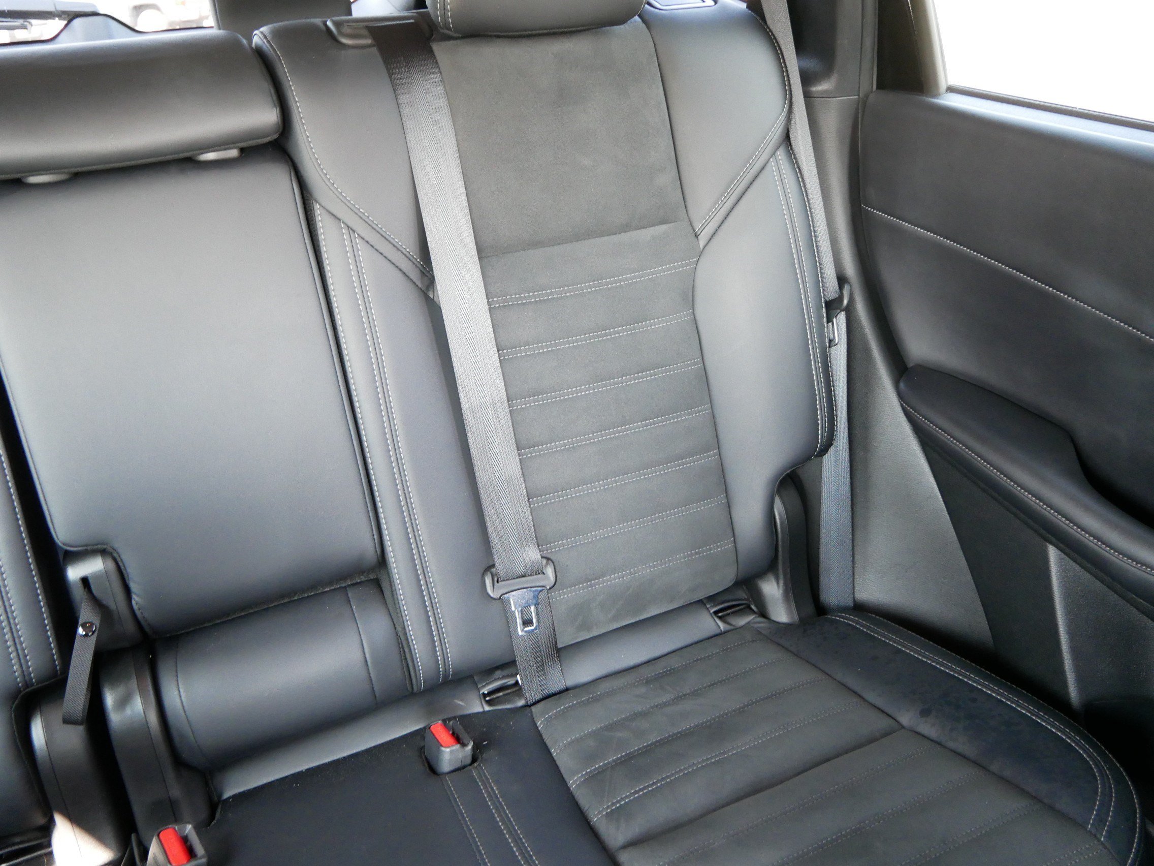 Used 2025 Mitsubishi Outlander SE AWD/4WD image 14