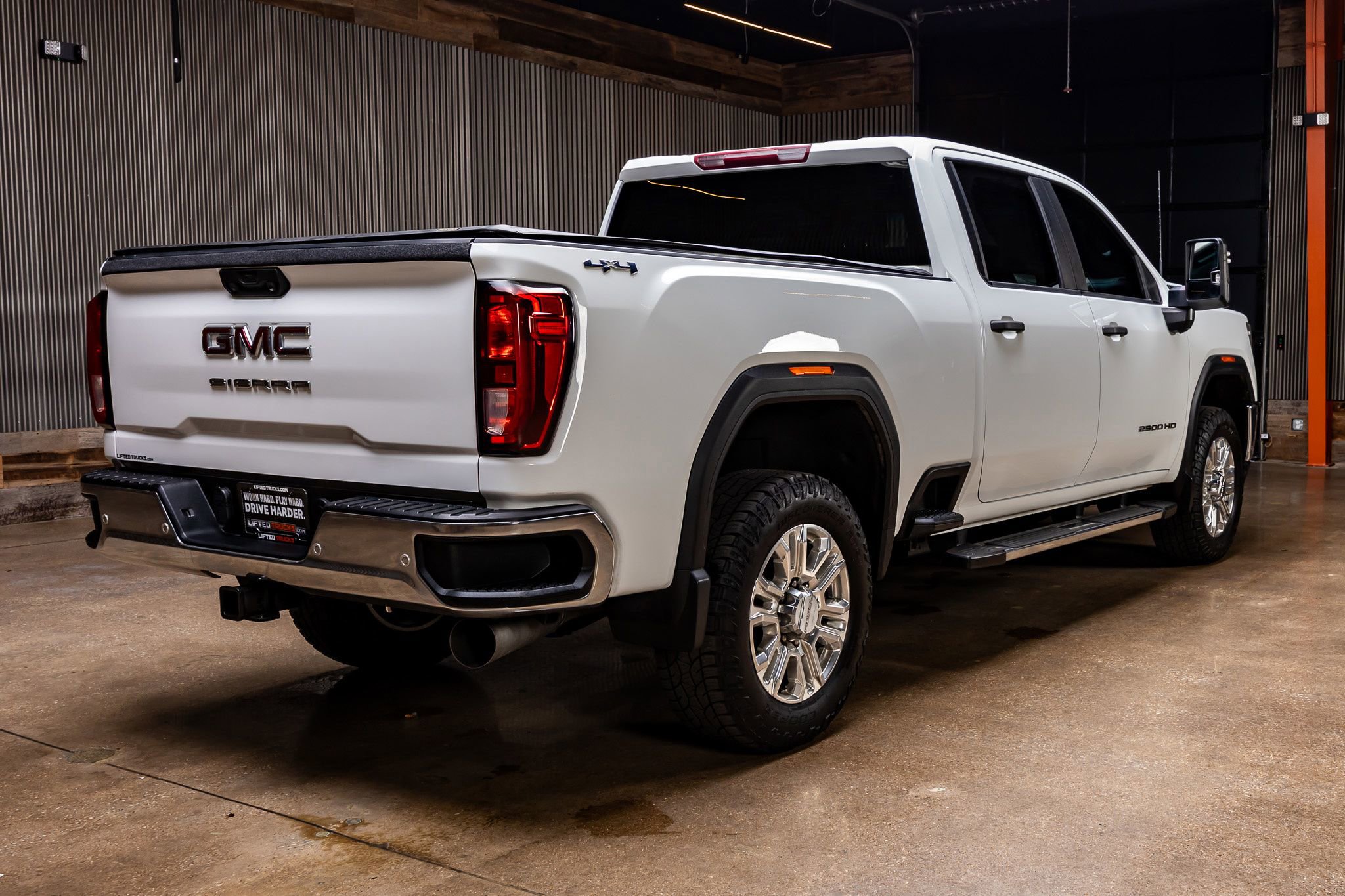 Used 2020 GMC Sierra 2500 4x4 Crew Cab w/ Gooseneck/5TH Wheel Package image 9