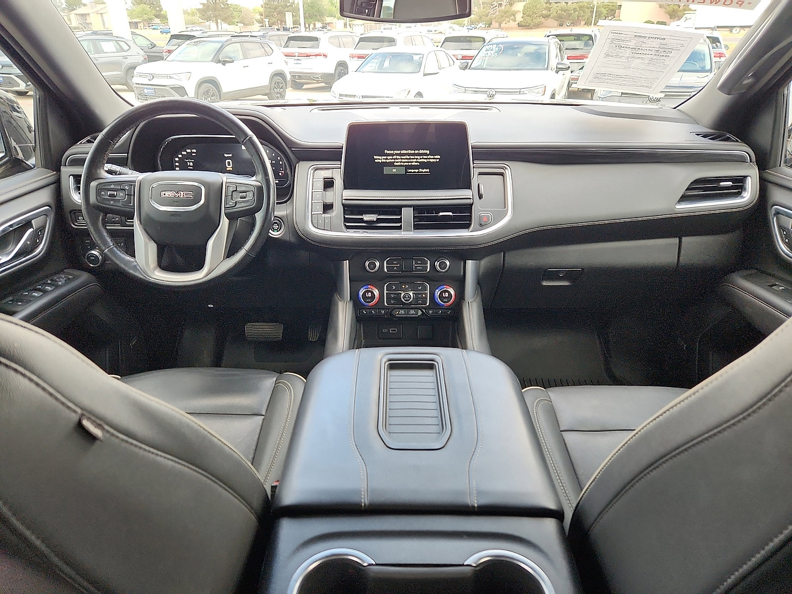 Used 2022 GMC Yukon XL SLT w/ SLT Luxury Package image 11