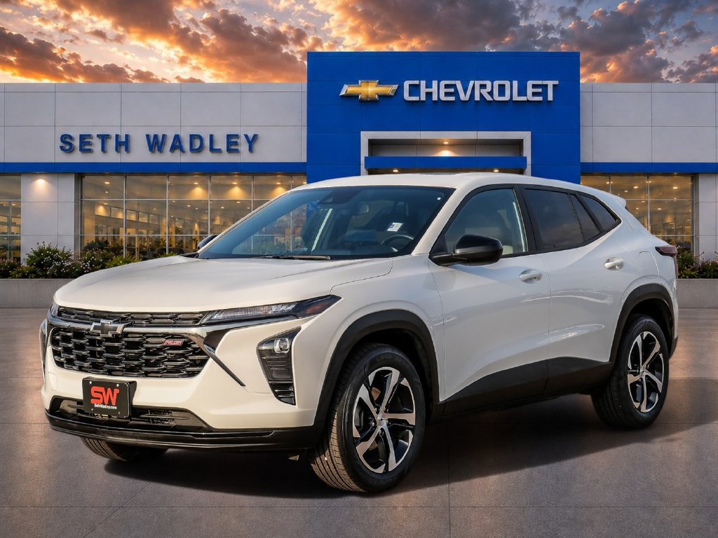 Used 2025 Chevrolet Trax RS w/ Sunroof Package FWD image 3