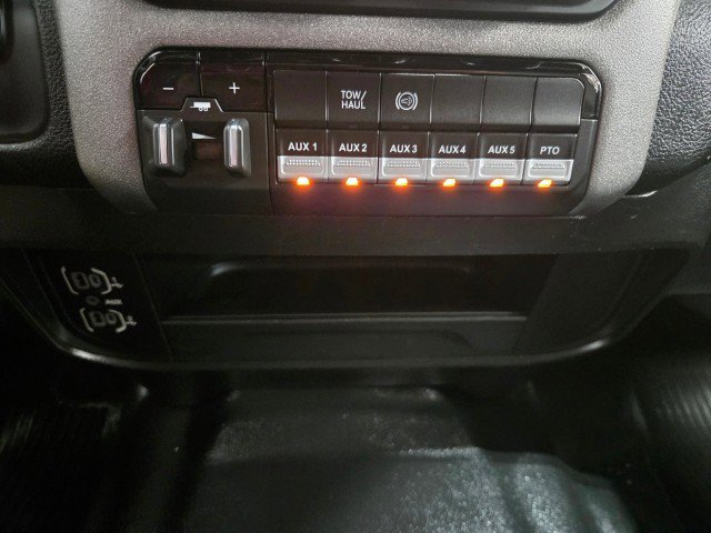 Used 2022 RAM 3500 Tradesman w/ Chrome Appearance Group image 57