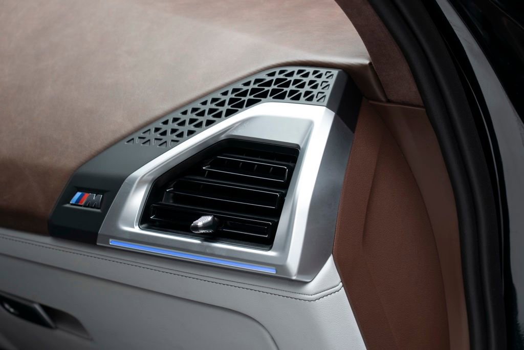 Used 2023 BMW XM image 43