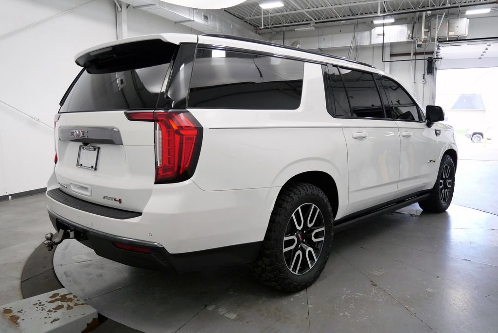 Used 2024 GMC Yukon XL AT4 w/ AT4 Premium Plus Package AWD/4WD image 7