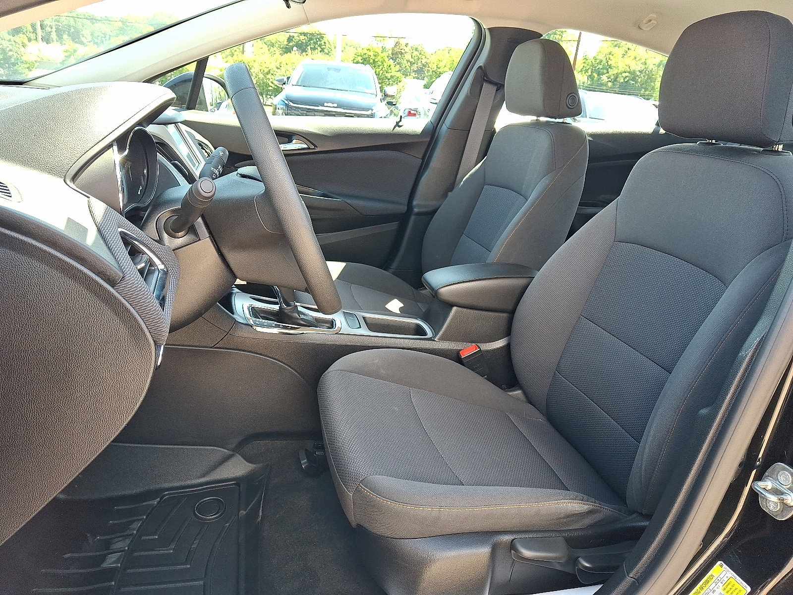 Used 2018 Chevrolet Cruze LS FWD image 15