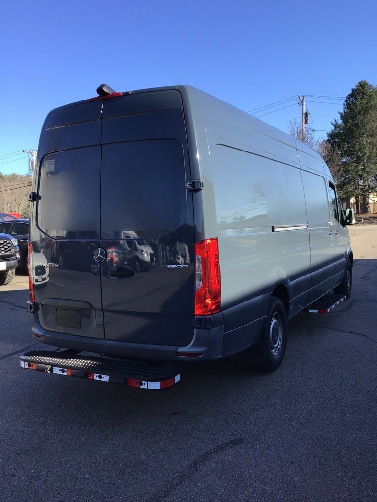 Used 2021 Mercedes-Benz Sprinter 2500 image 4
