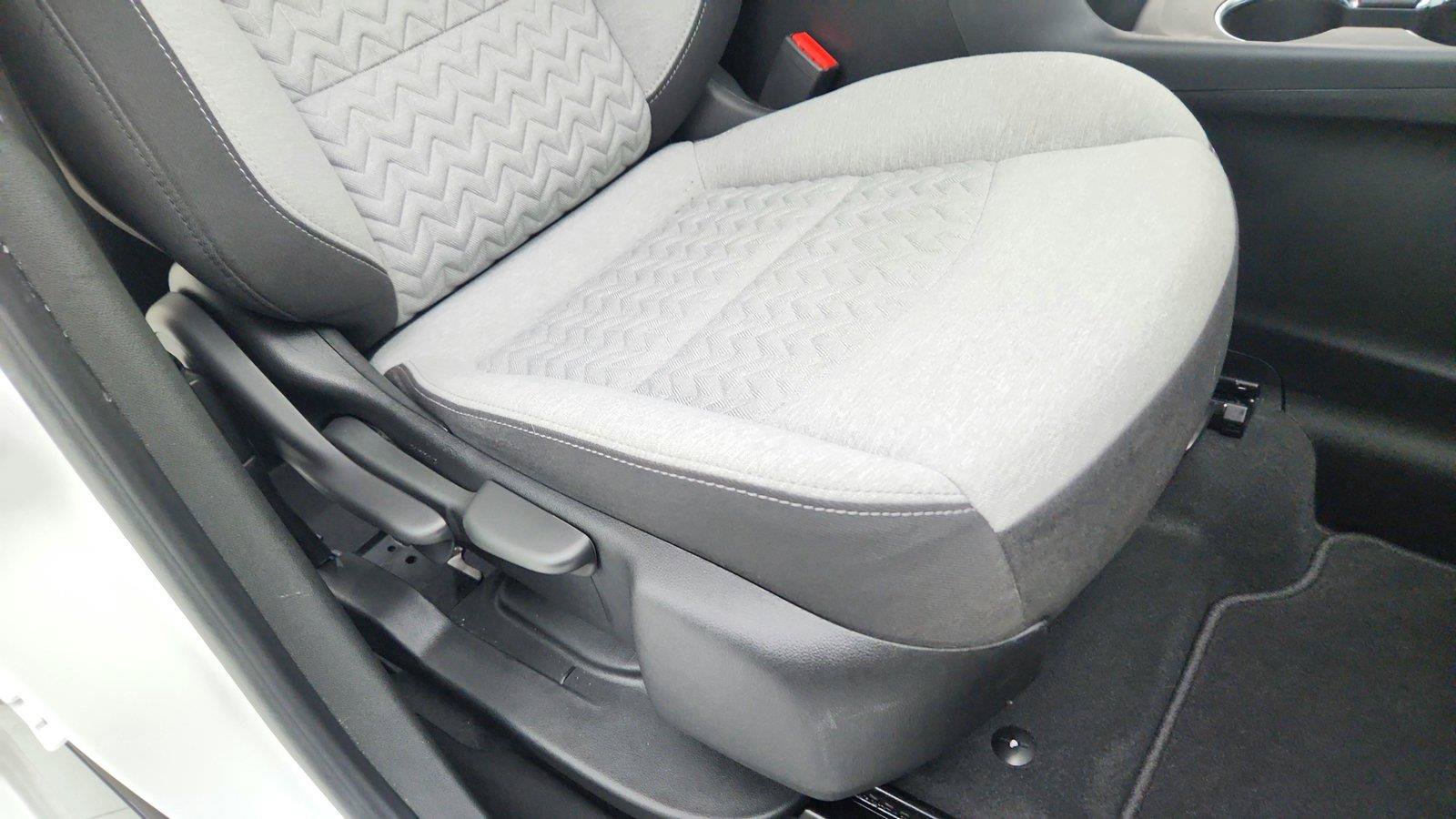 Used 2022 Chevrolet Equinox LT FWD image 27
