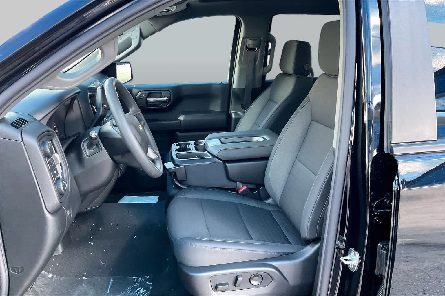 New 2026 Chevrolet Silverado 1500 Custom AWD/4WD image 9