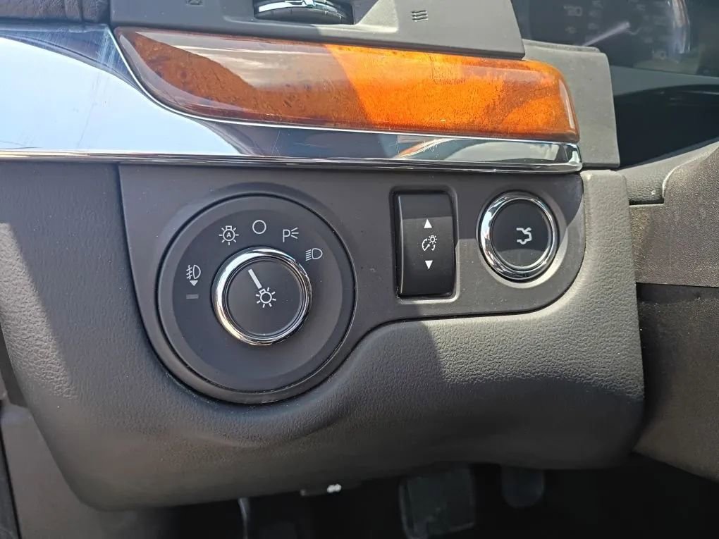Used 2014 Lincoln MKS w/ Equipment Group 101A FWD image 18