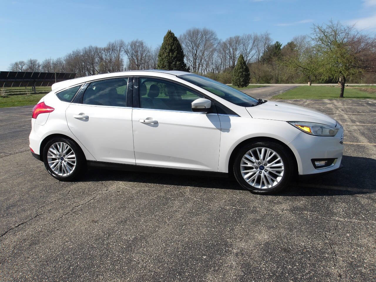 Used 2016 Ford Focus Titanium image 1