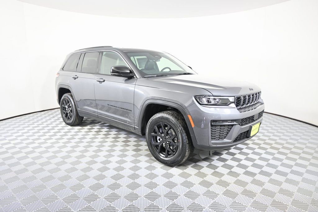 New 2026 Jeep Grand Cherokee Laredo image 9
