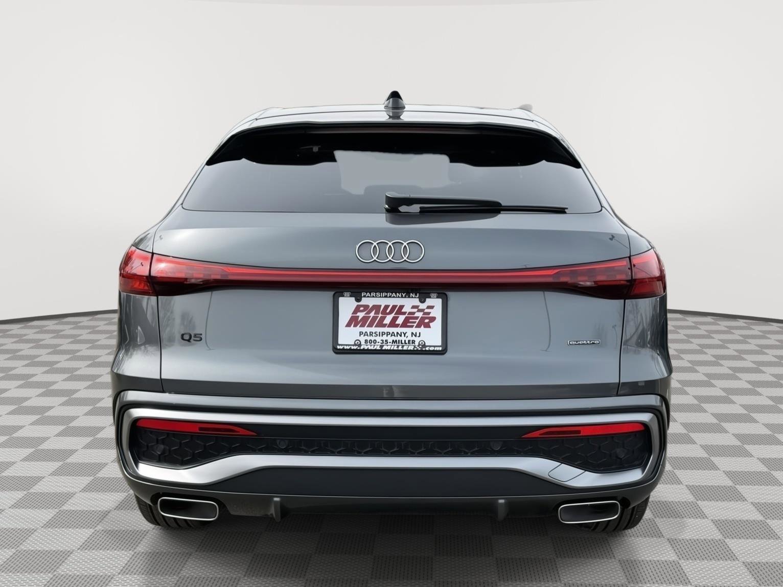 Used 2025 Audi Q5 Premium w/ Convenience Package image 5