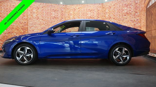 Used 2023 Hyundai Elantra SEL w/ Convenience Package image 4