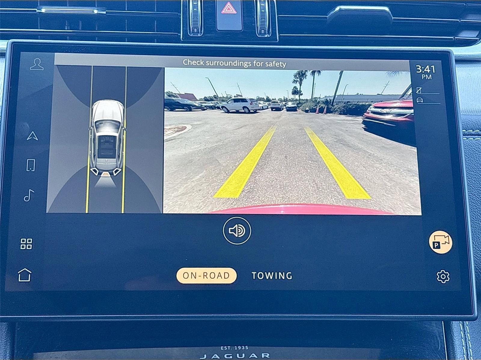 Used 2024 Jaguar F-PACE R-Dynamic S image 15