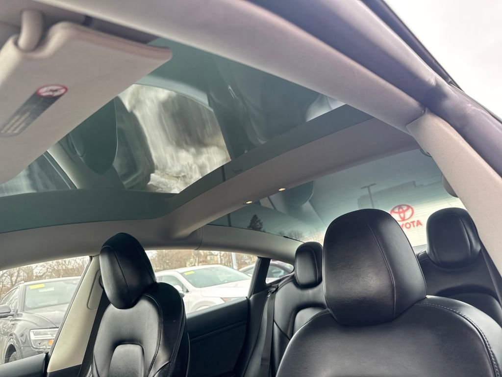 Used 2022 Tesla Model 3 Performance image 16