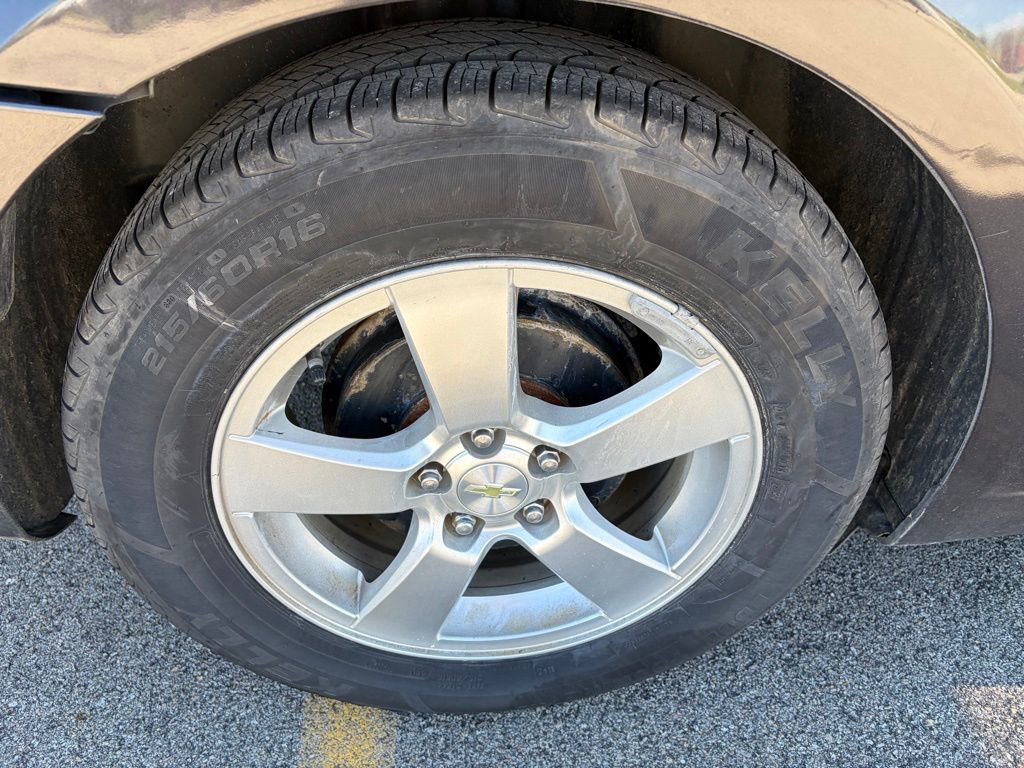 Used 2015 Chevrolet Cruze LT w/ Sun And Sound Package FWD image 40