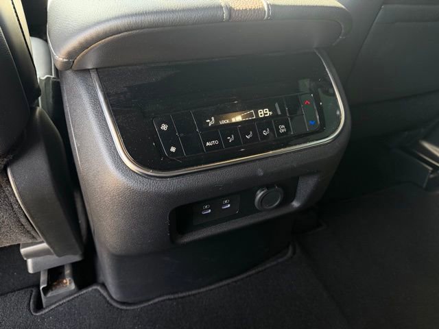 Used 2025 Nissan Armada SL w/ Captain's Chari Seat Package image 18