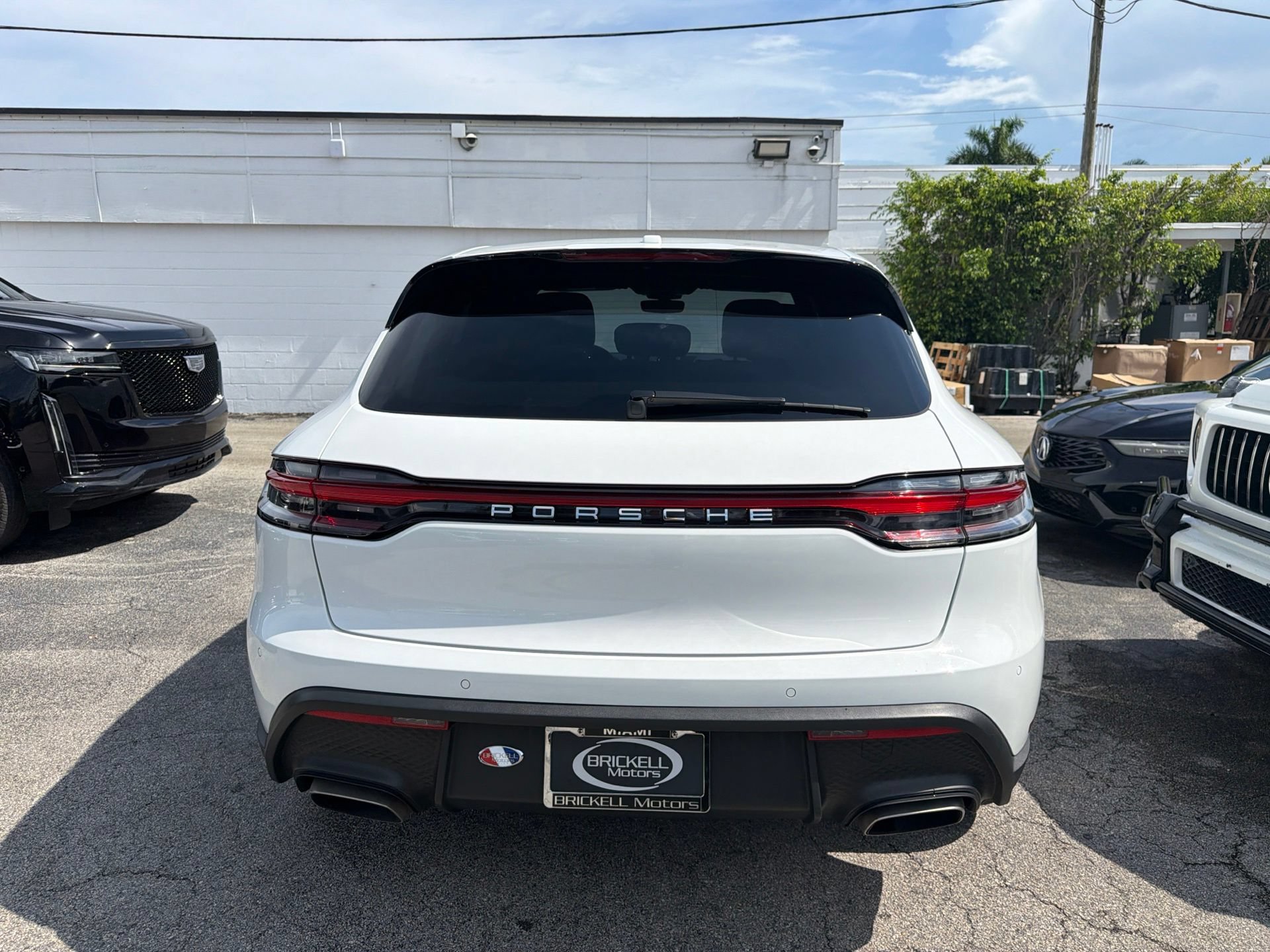 Used 2025 Porsche Macan AWD/4WD image 12